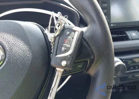 2021 Toyota Rav4 Le z USA, uszkodzony, nr VIN 2T3F1RFV4MC143082